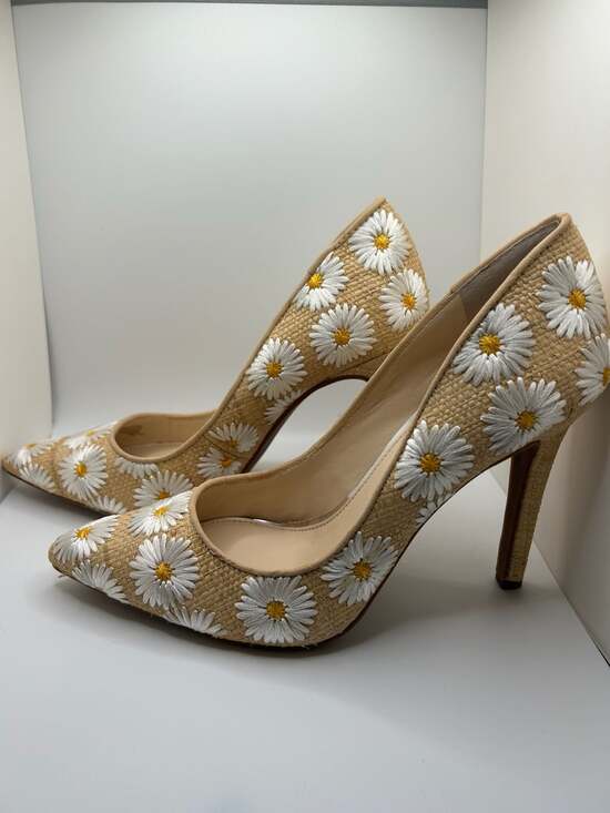 Jessica Simpson Cassanis Daisy Embroidered Straw Pointed-Toe Pumps - Picture 2 of 6